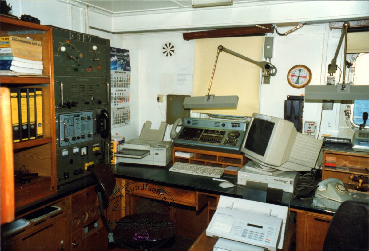 1996 12 20 55 1 515 Funkraum cut