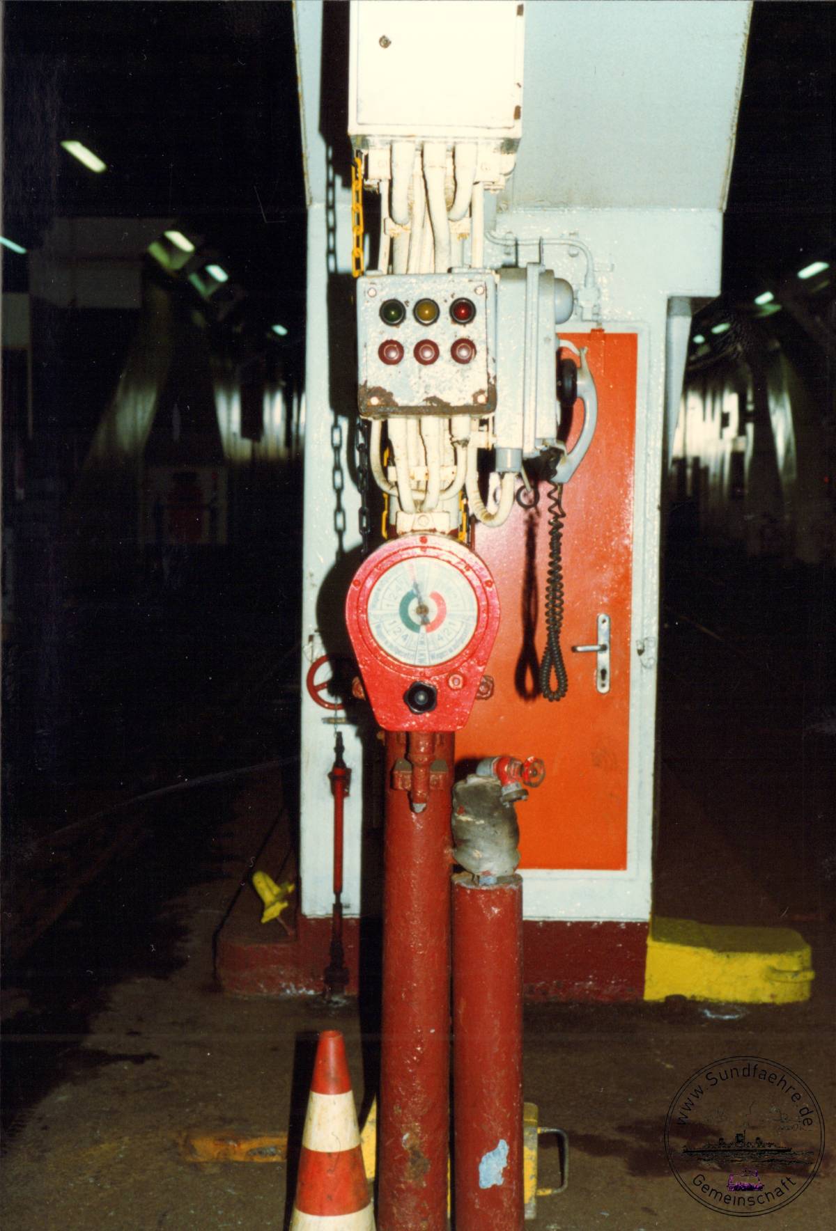 1996 12 20 55 2 236 Eisenbahndeck Rangierstand cut