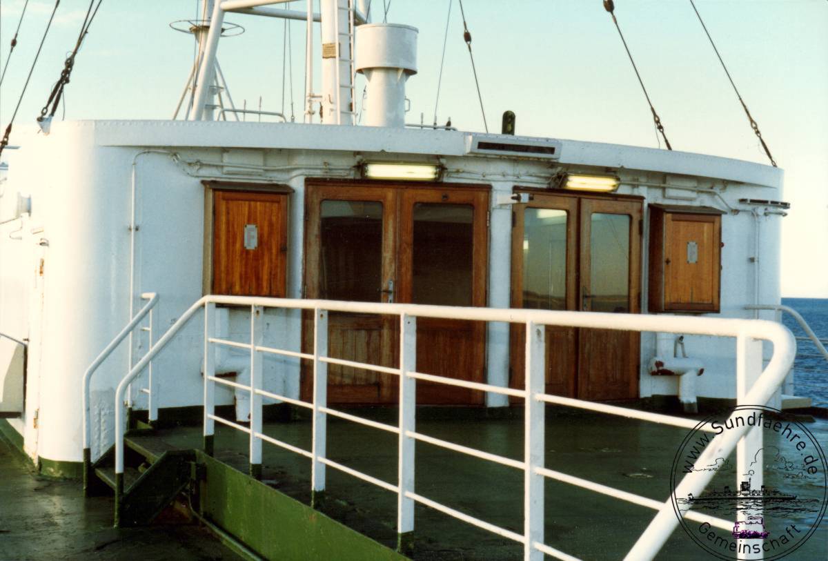 1996 12 20 54 1 619 Treppenhaus acht Ausg Bootsdeck cut