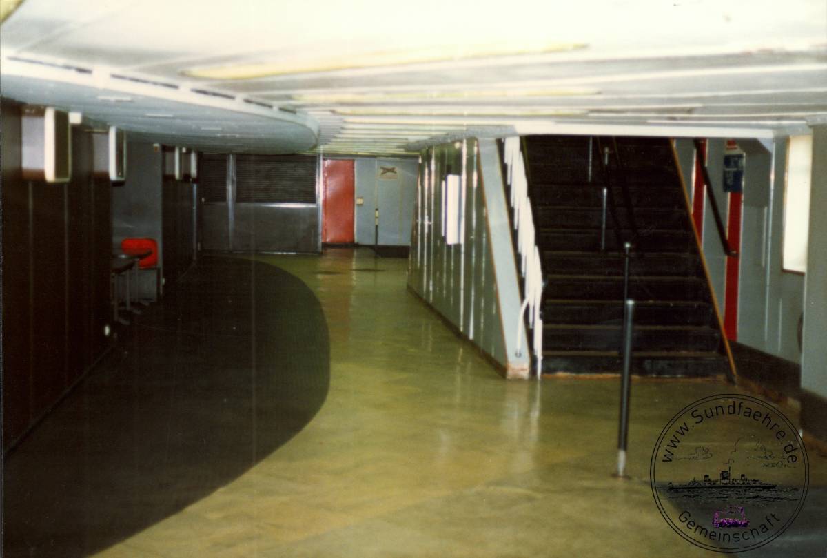 1996 12 20 55 1 203 Autodeck Bb Aufgang cut