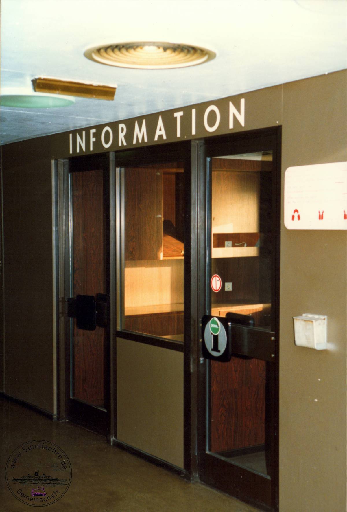 1996 12 20 55 1 514 Fahrgastdeck Information cut