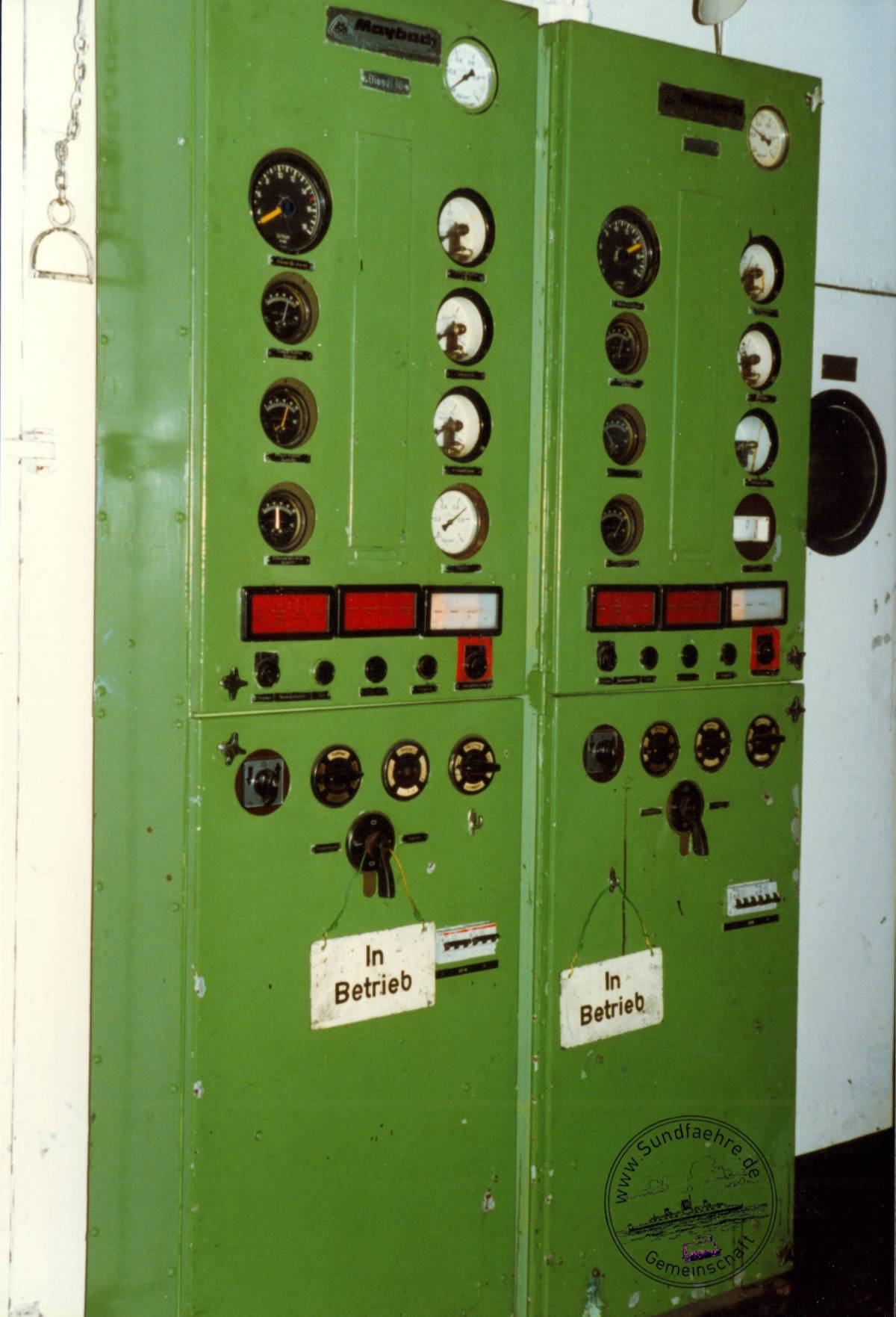 1996 12 22 58 2 127 Schaltkasten Dieselmotoren cut