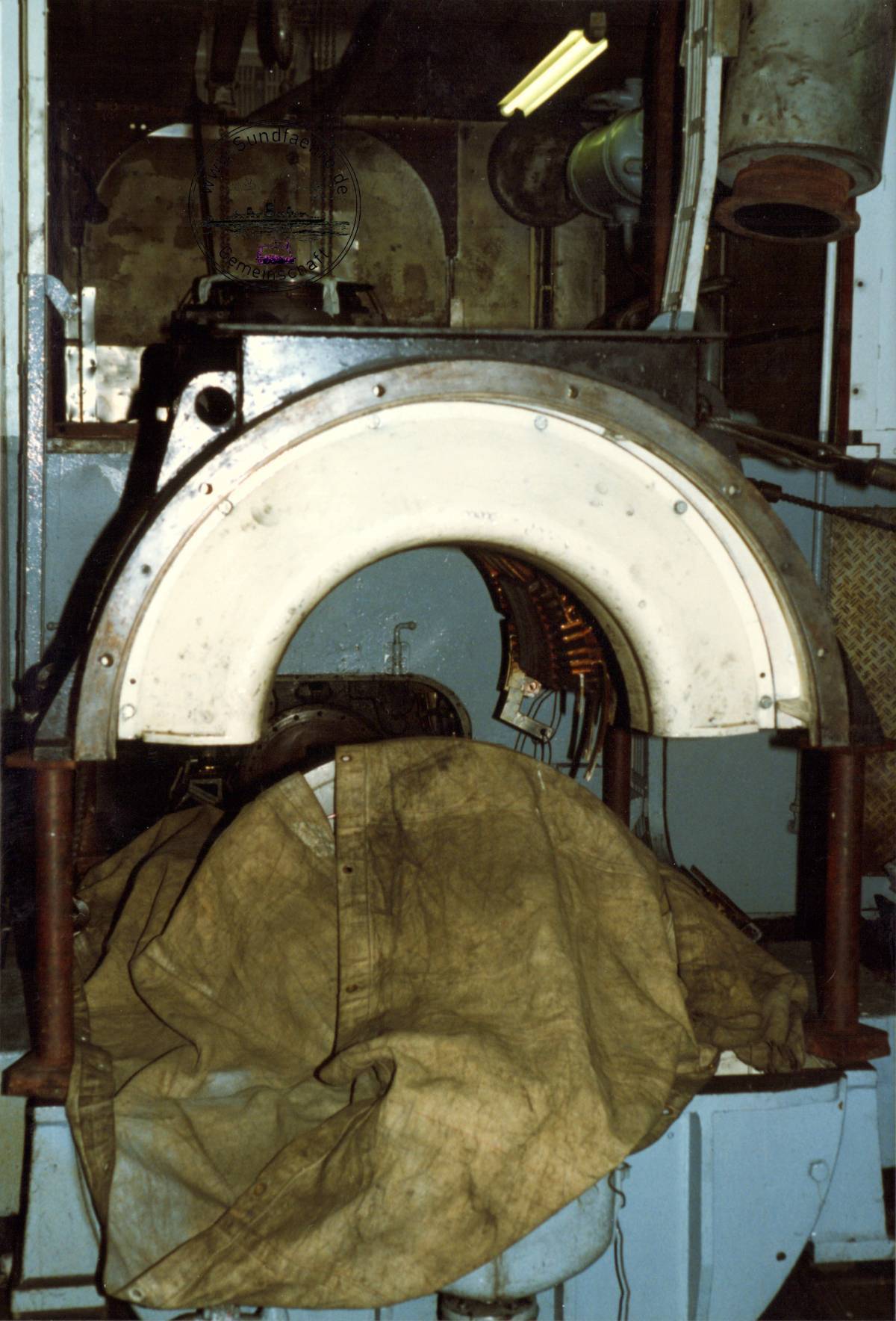 1996 12 22 58 2 233 Zerlegte Motore und Generatoren cut