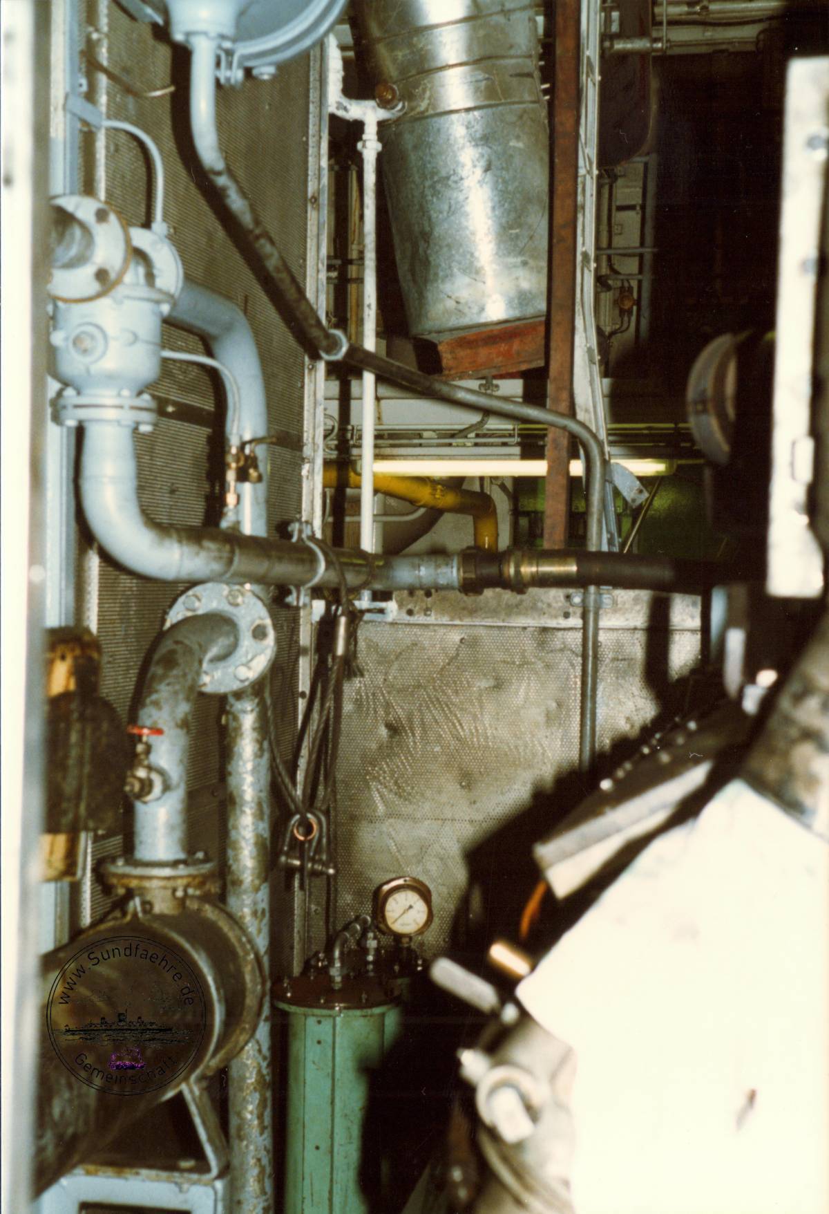 1996 12 22 58 2 3E Stauung Abt VII Motorbox cut