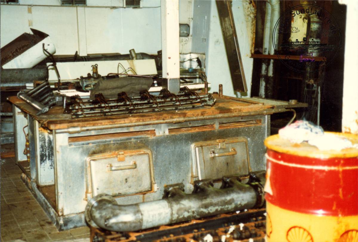 1996 12 22 59 1 306 Zwischendeck ehem Kueche cut