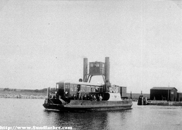 FS Fehmarnsund mit Therese Foto: Slg. Gustav Albert