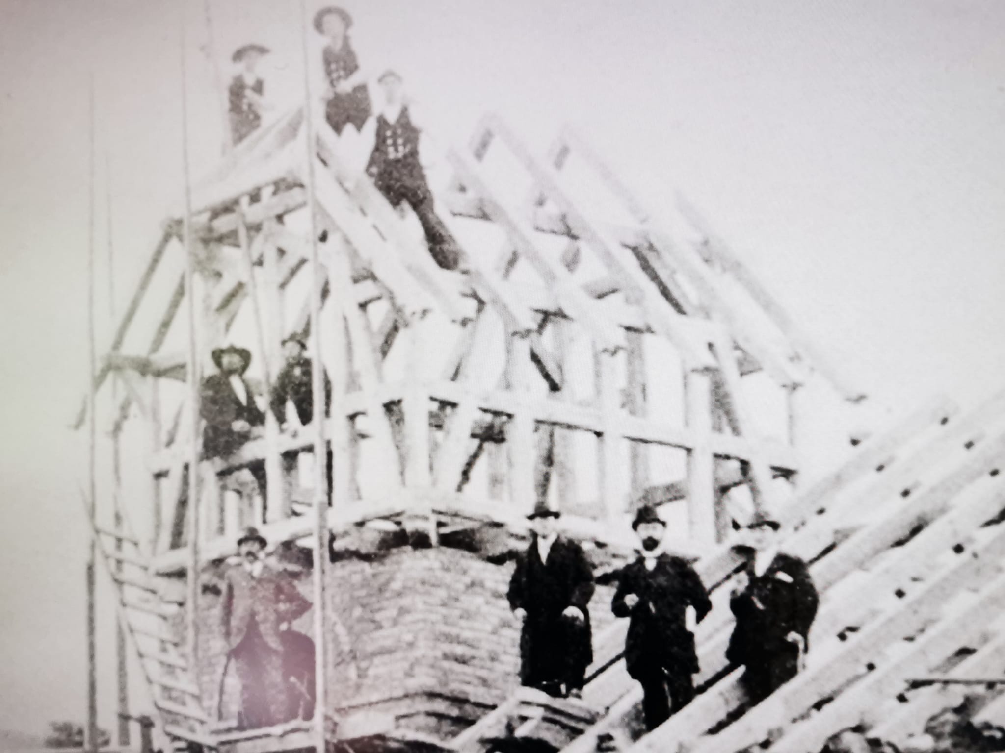 Bildausschnitt vom Richtfest im Mai 1897