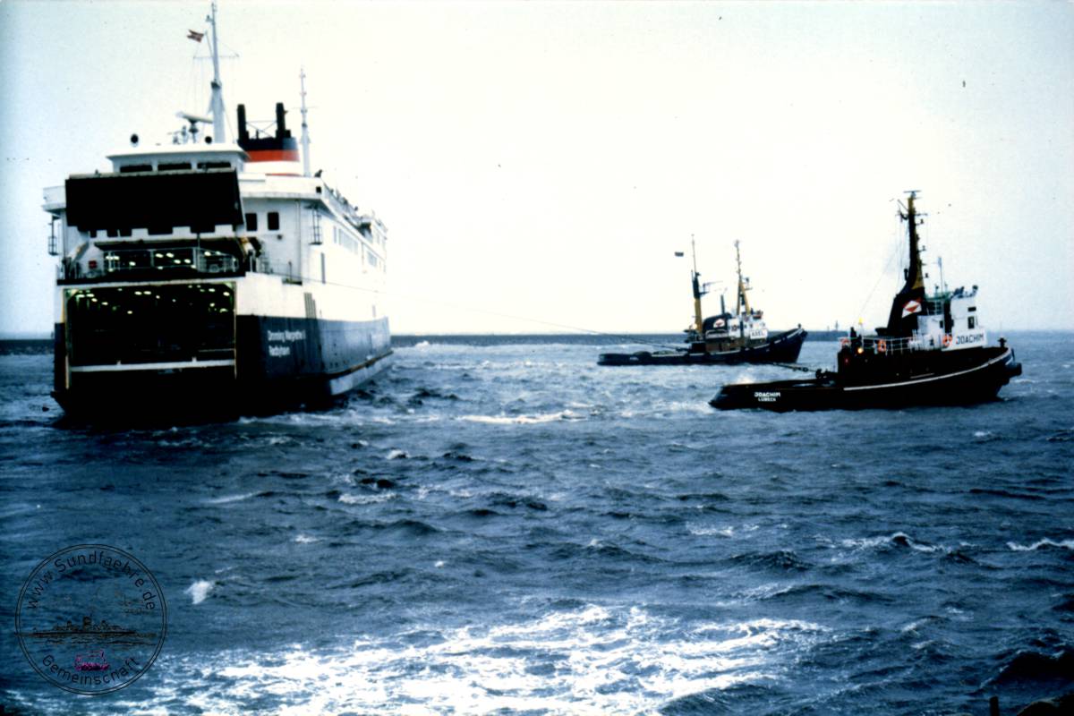 1986 02 01 Dronning Margarethe in Puttgarden aufgelaufen 72web