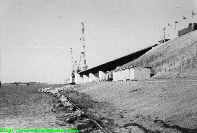 1962-September-Kraene_am_Mittelbogen