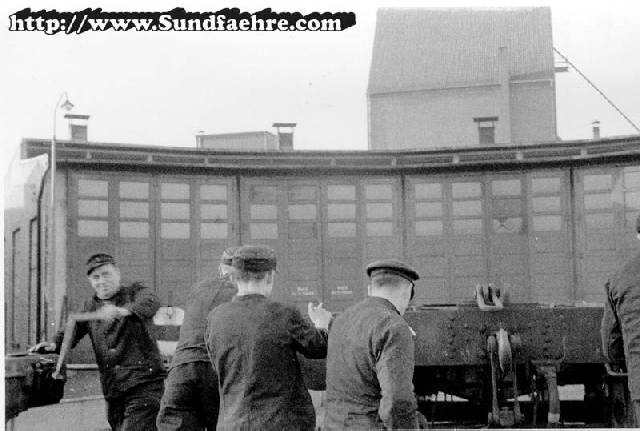 1950er_BAHNHOFSWAGEN_AUF_DER_DREHSCHEIBE