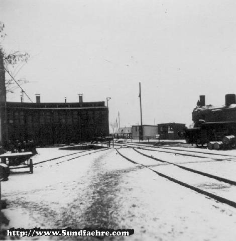 1951_Drehscheibe_im_Winter_mit_BR91