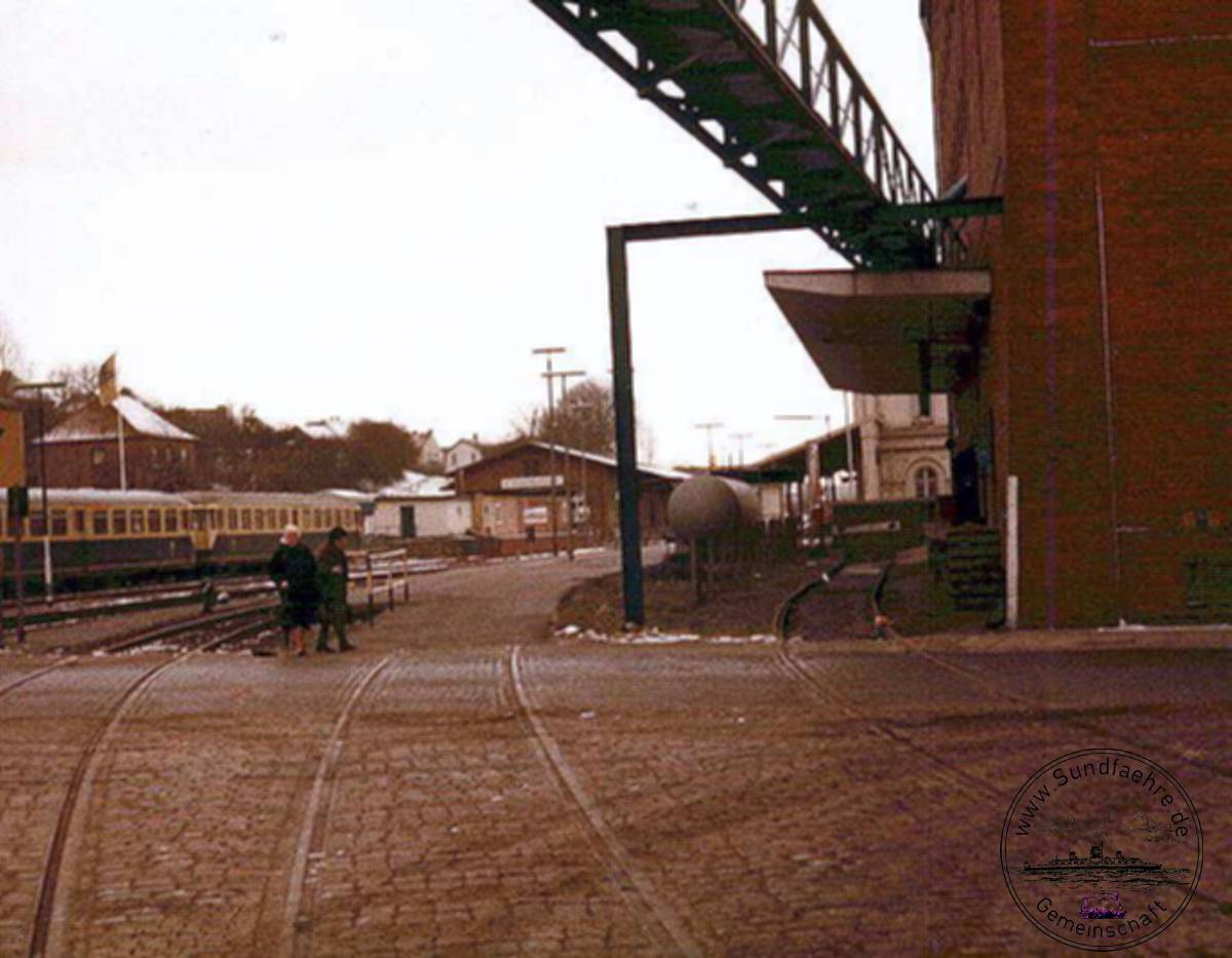 1981 02 12 Gleis 1 ehem Hausbahnsteig ist abgebaut