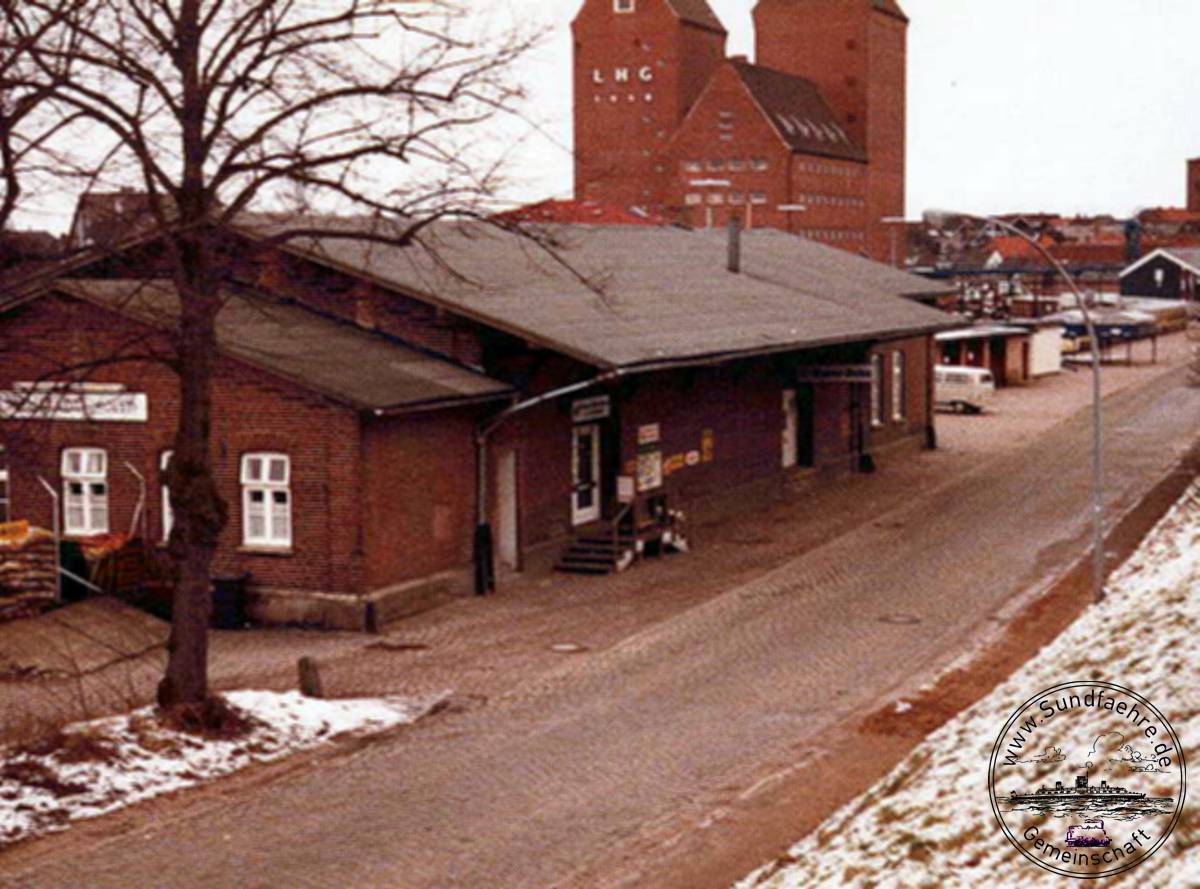 1981 02 12 Güterschuppen von der Strassenseite